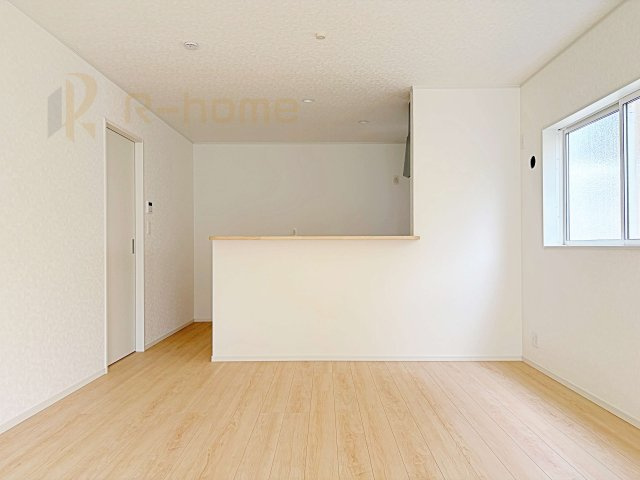 つくばみらい市小絹第4　新築戸建て　3号棟のキッチン|リビングで遊ぶお子様にも目が届くカウンターキッチン！
