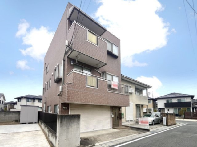 【中古戸建】高崎市末広町の外観|■外観|シンプルで洗練されたデザインは住まう人の色に染まり、個性を映し出します♪本日見学可能(*＾＾*)