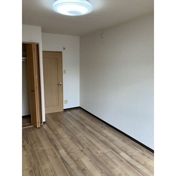 岡崎市伊賀新町の賃貸マンションの居間・リビング