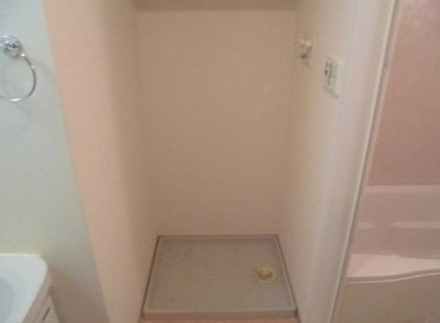 【設備】 | ラクラス下井草 | 室内洗濯機置場。