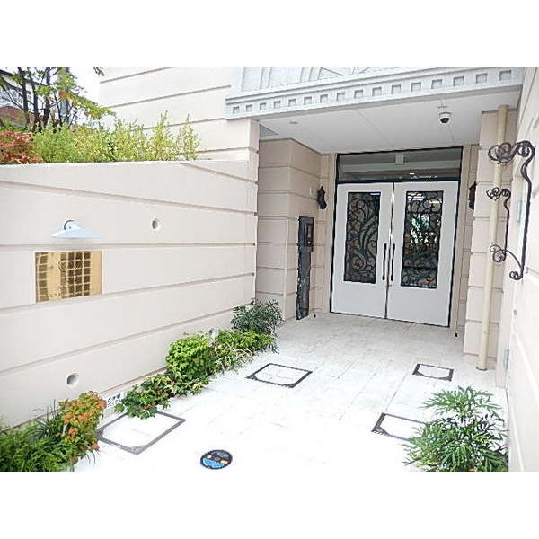 アリビオ千里豊津のエントランス