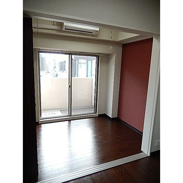 アリビオ千里豊津の洋室