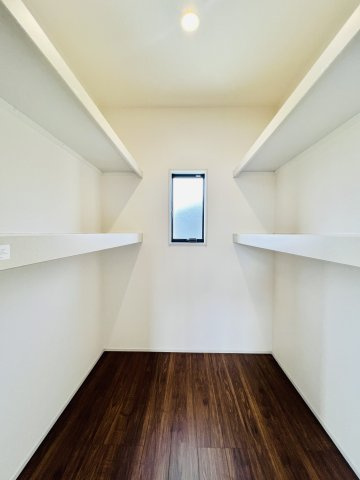 高崎石原町の収納|２WICでお部屋もスッキリと♪