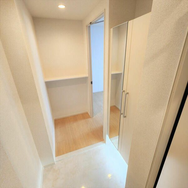 Ｄｅａｒ　ｃｏｕｒｔ　Ａｋａｂａｎｅ（ディアコートアカバネ）の玄関