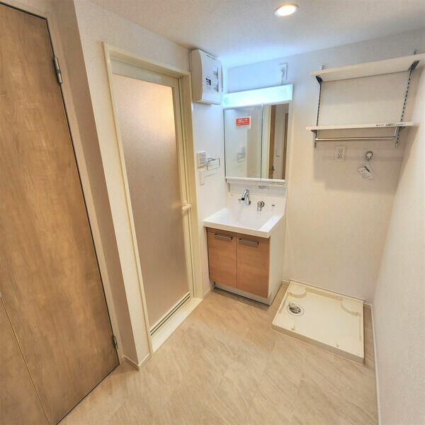 Ｄｅａｒ　ｃｏｕｒｔ　Ａｋａｂａｎｅ（ディアコートアカバネ）の洗面所