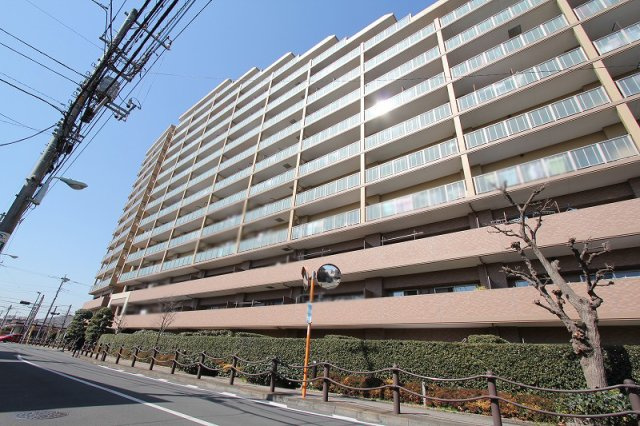 【外観】 | エル・スタージュ　(保谷店) | イオンモールやDCMまで徒歩5分！毎日のお買い物も快適です。