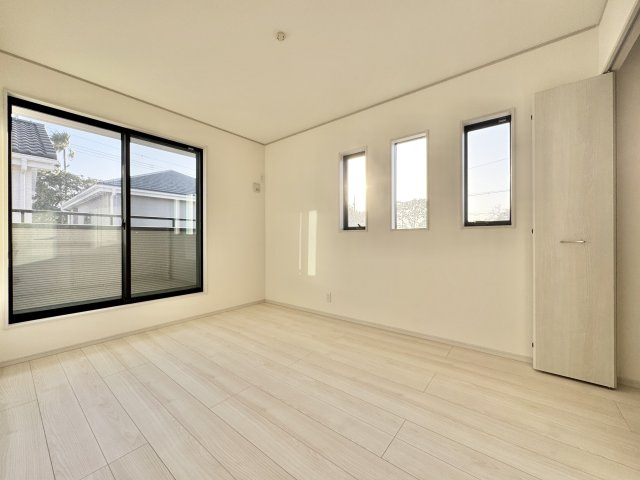 いろどりアイタウン浜松市中央区遠州浜2丁目　7号棟の洋室|建物西側　約6帖の洋室です。