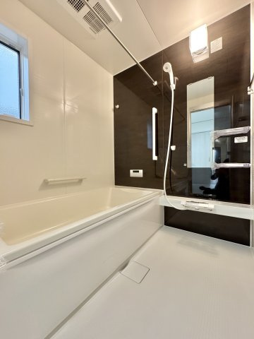 いろどりアイタウン浜松市中央区遠州浜2丁目　7号棟の浴室|浴室乾燥機付きで、雨の日のお洗濯にも便利です！