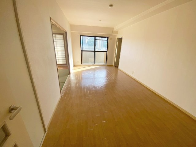 ボヌール宝塚の居間・リビング|使いやすい居間です