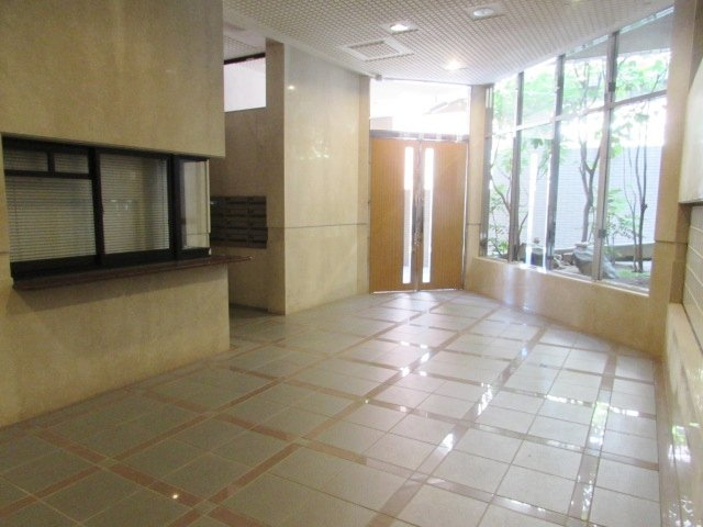 ボヌール宝塚のロビー|清潔なロビーです