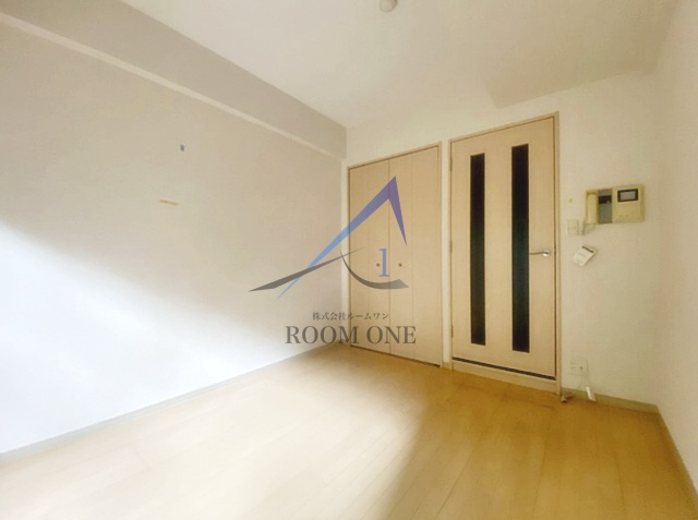 ジュエル明大前の居間・リビング|洋室のお部屋です。