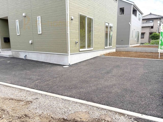つくばみらい市小絹第4　新築戸建て　5号棟の駐車場|カースペースは2台お停めいただけます♪