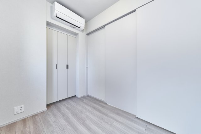 プラウドフラット三越前イーストの居間・リビング|こちらの居間で趣味の時間をお楽しみください