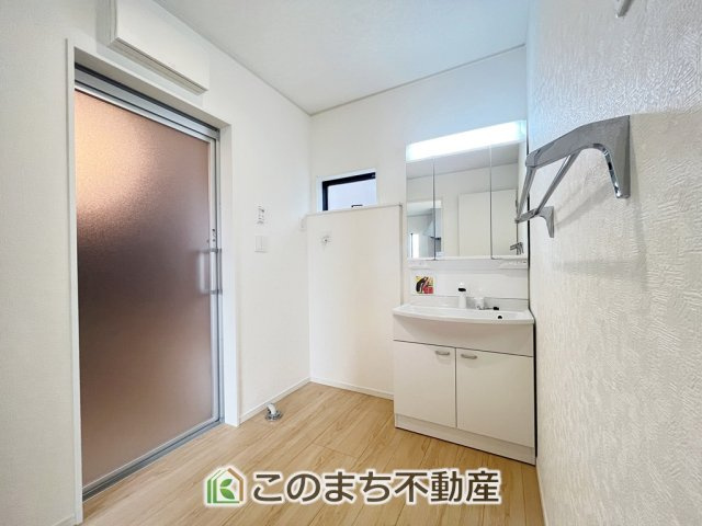 CRADLEGARDEN小山市喜沢第8の洗面所|シャンプードレッサーで朝の身支度♪伸びるホースでお掃除も簡単清潔です！