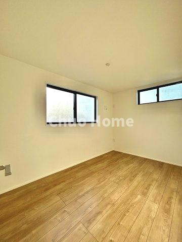 江戸川区北篠崎2丁目新築分譲住宅の子供部屋|【子供部屋】お子様を持つ家庭の約6割が「家族や子どものため」に購入を希望。入学後の転校を避け、広い空間でのびのび育てたいなどの親心が、家探しのきっかけになっているようです。