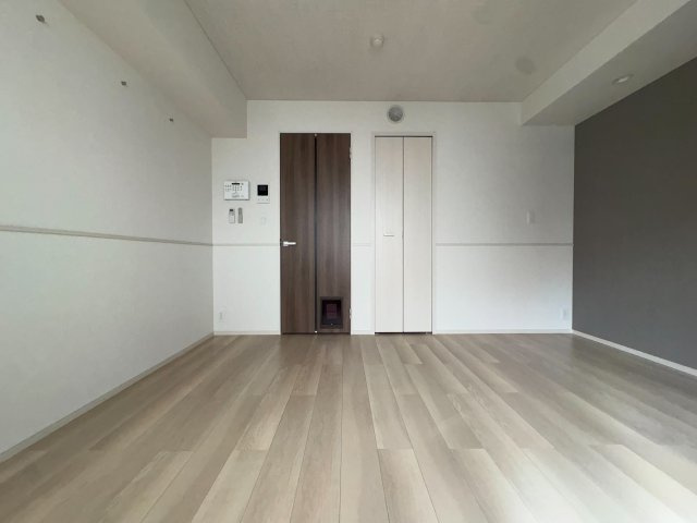 狛江市東和泉１丁目のアパートの居間・リビング