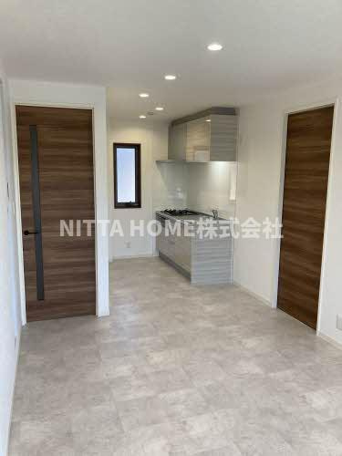 ボヌール誠の内装|アクセントクロスがお洒落なフローリング♪