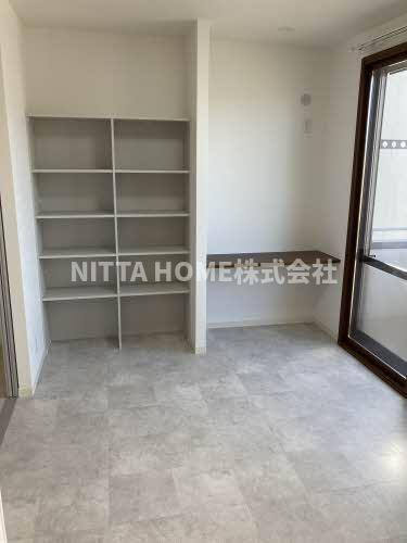 ボヌール誠のバルコニー|４．３帖の洋室にも収納が付いています★