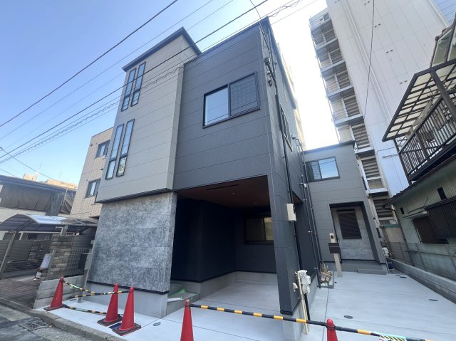 横浜駅まで徒歩19分。ランニングで12分。チャリで7分。【西区浅間町３丁目新築戸建】