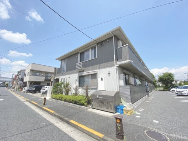 カーサドマーニの外観|軽量鉄骨造の２階建てです♪