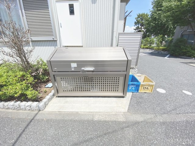 カーサドマーニのその他共用部分|敷地内にゴミ置き場があります☆