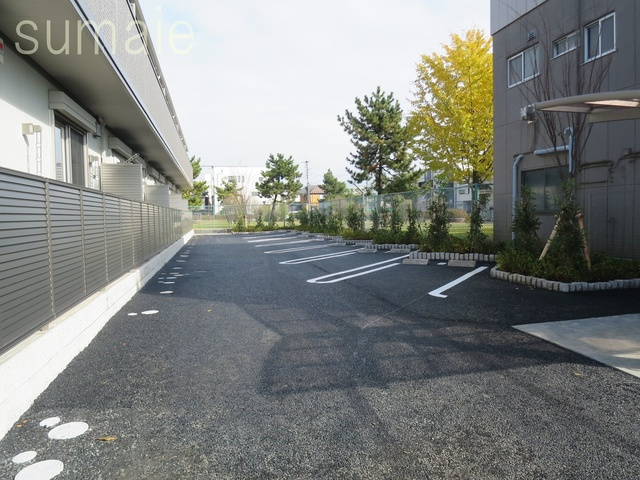 カーサドマーニの駐車場|敷地内に駐車場あります♪