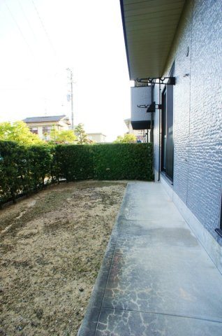 ベルナールⅡのバルコニー|落ち着いた時間を過ごせるバルコニーです※同タイプのお部屋になります。