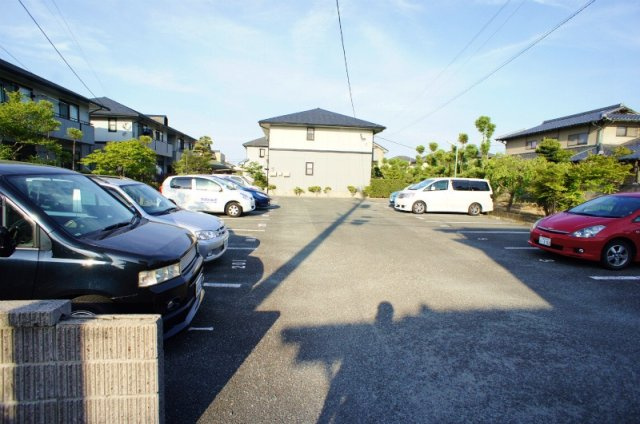 ベルナールⅡの駐車場|駐車場に車を止められます