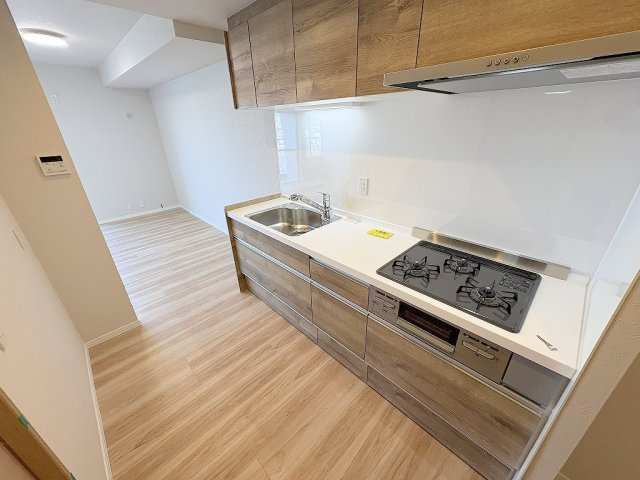 パークフィールドみさと5街区1号館の駐車場|敷地内駐車場（要空き・料金確認）