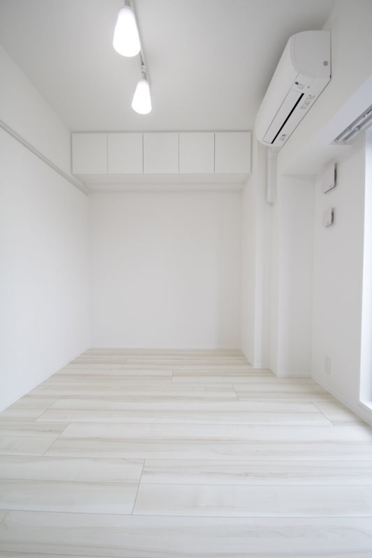 ブライズ関内マキシヴの洋室