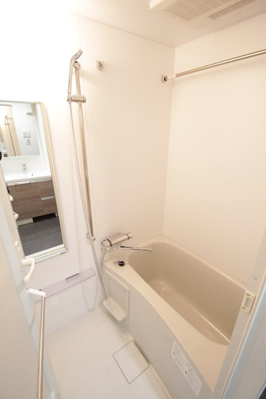 ブライズ関内マキシヴの浴室