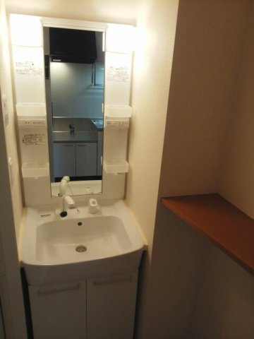 サンビレッジの洗面所|脱衣スペースもあります