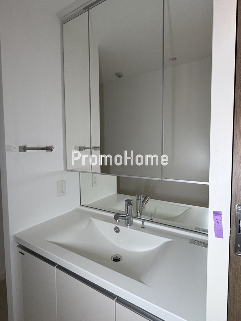 グラン千代田岩本町のエントランス