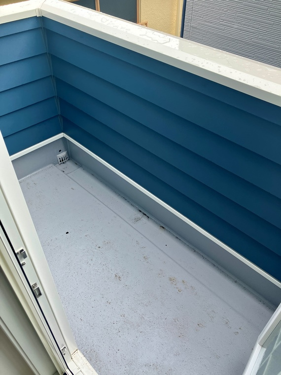 コースタル金杉のバルコニー