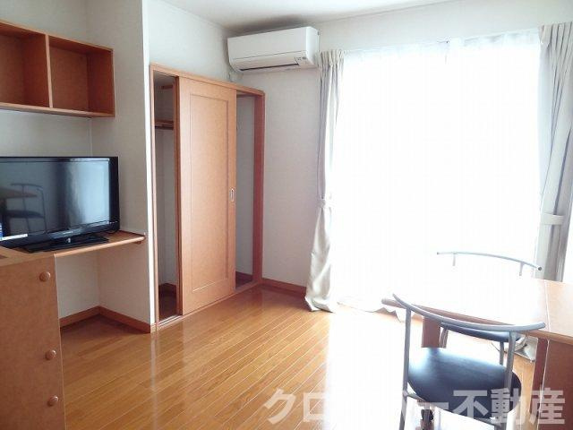 レオパレスフリューゲルの居間・リビング