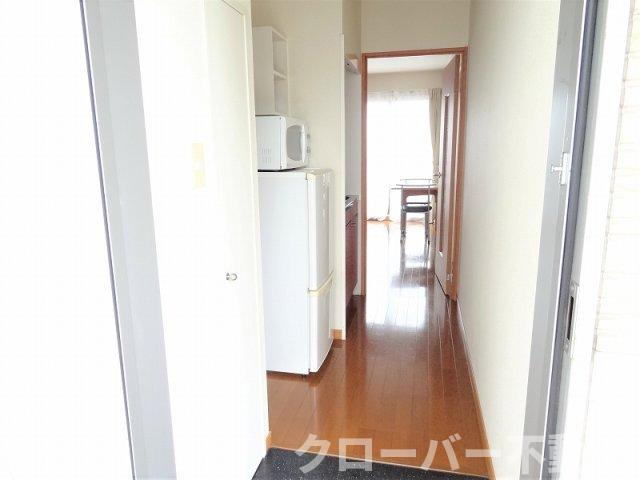 レオパレスフリューゲルの玄関