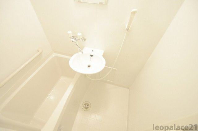 レオネクストコンフォートの浴室|設備・仕様は号室により異なる為、現況を優先致します。