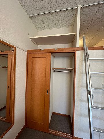 レオパレス上坂部の収納|小物を収納するのに便利です