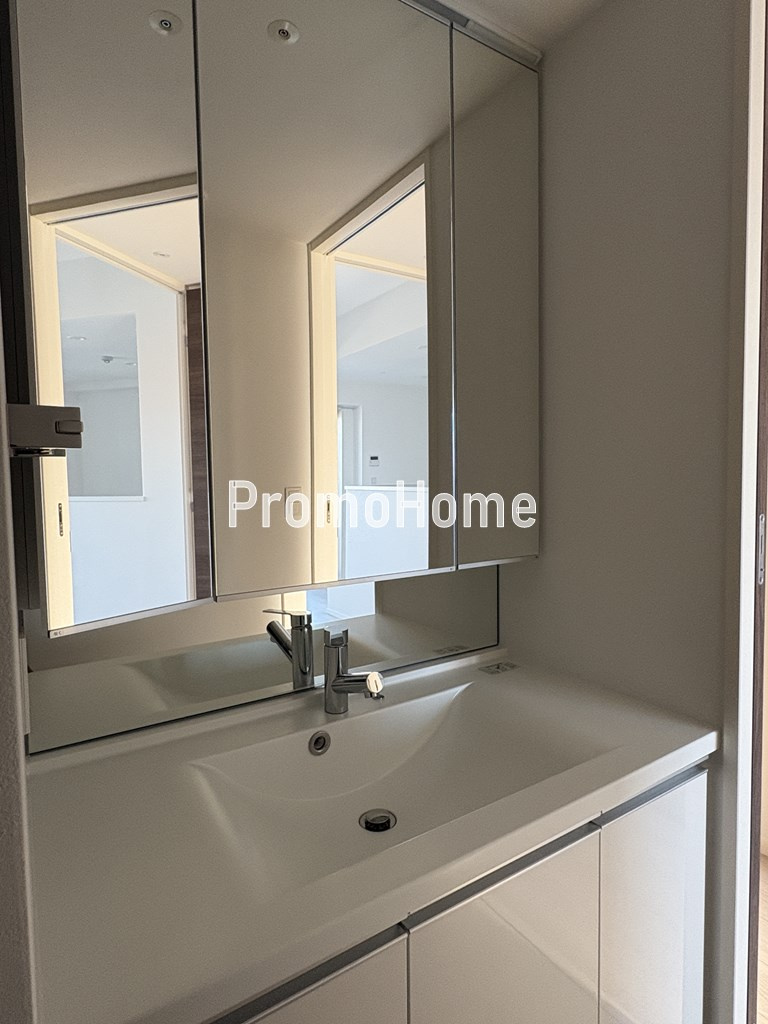 グラン千代田岩本町のエントランス