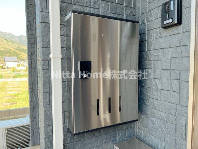 パークサイドヴィレッジのエントランス|宅配ボックスもあり(^^)/