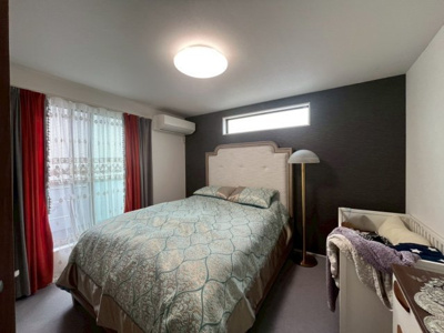 【洋室】 | 新井町　中古戸建て | 8.0帖主寝室☆