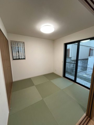 新井町　中古戸建ての和室