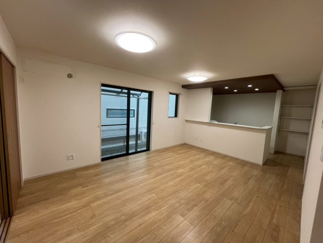 新井町　中古戸建ての居間・リビング