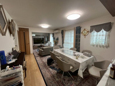 【居間・リビング】 | 新井町　中古戸建て