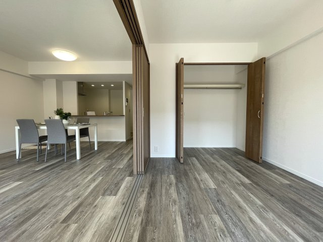 なんてこった！駐車場１台分専用無償！見た目も良きな『エルフィーノ横浜・市沢の丘』リフォームの居間・リビング|使いやすい居間です