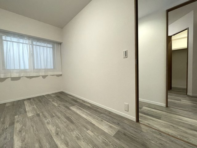 なんてこった！駐車場１台分専用無償！見た目も良きな『エルフィーノ横浜・市沢の丘』リフォームの洋室|スタンダードな洋室です