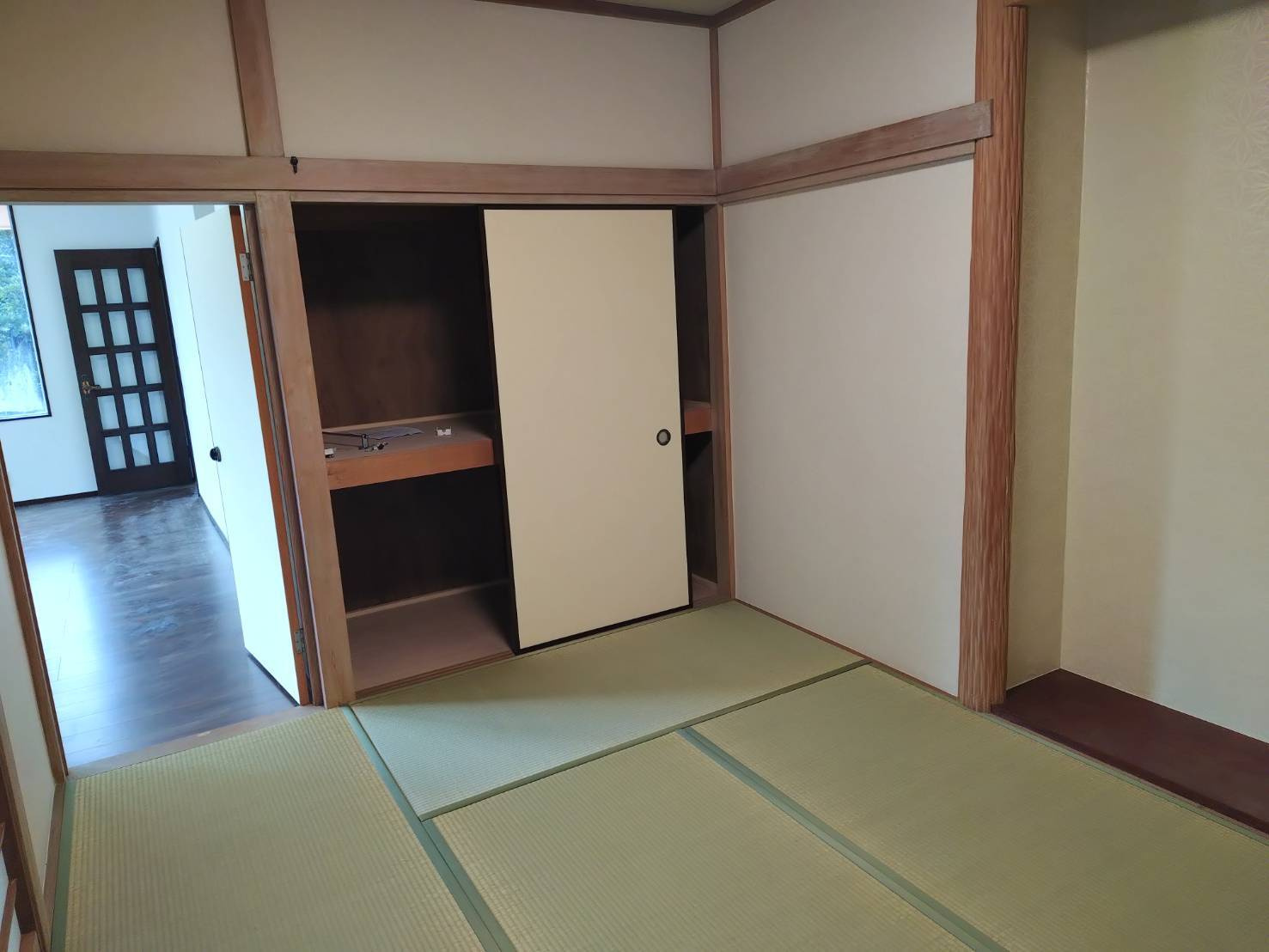 伊東市　ゴルフガーデン別荘地の和室