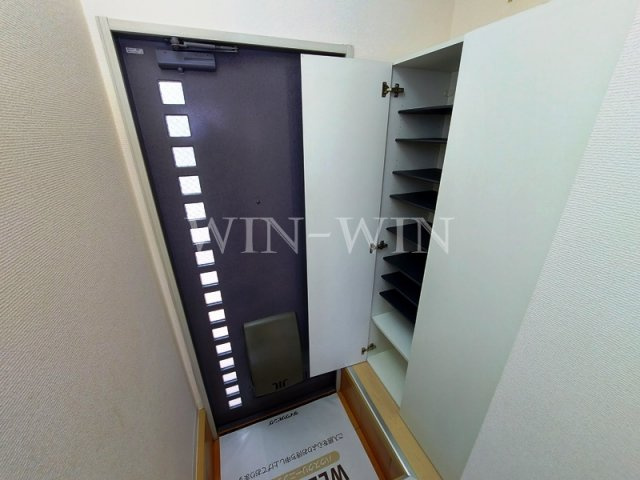 リバーサイド向山の玄関