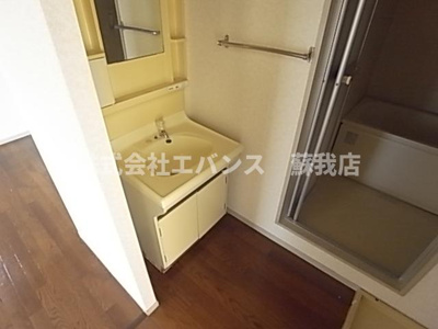 【独立洗面台】 | セントラルヴィレッジ | 朝の支度にも助かる、独立の洗髪洗面化粧台