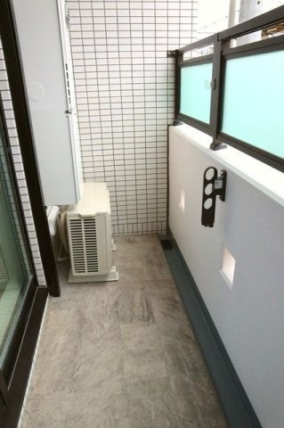 ルピナス昭和町のバルコニー